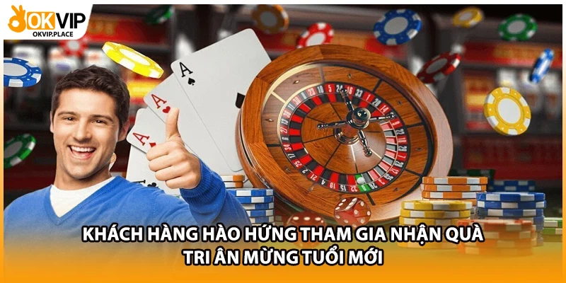 Khách hàng hào hứng tham gia nhận quà tri ân mừng tuổi mới